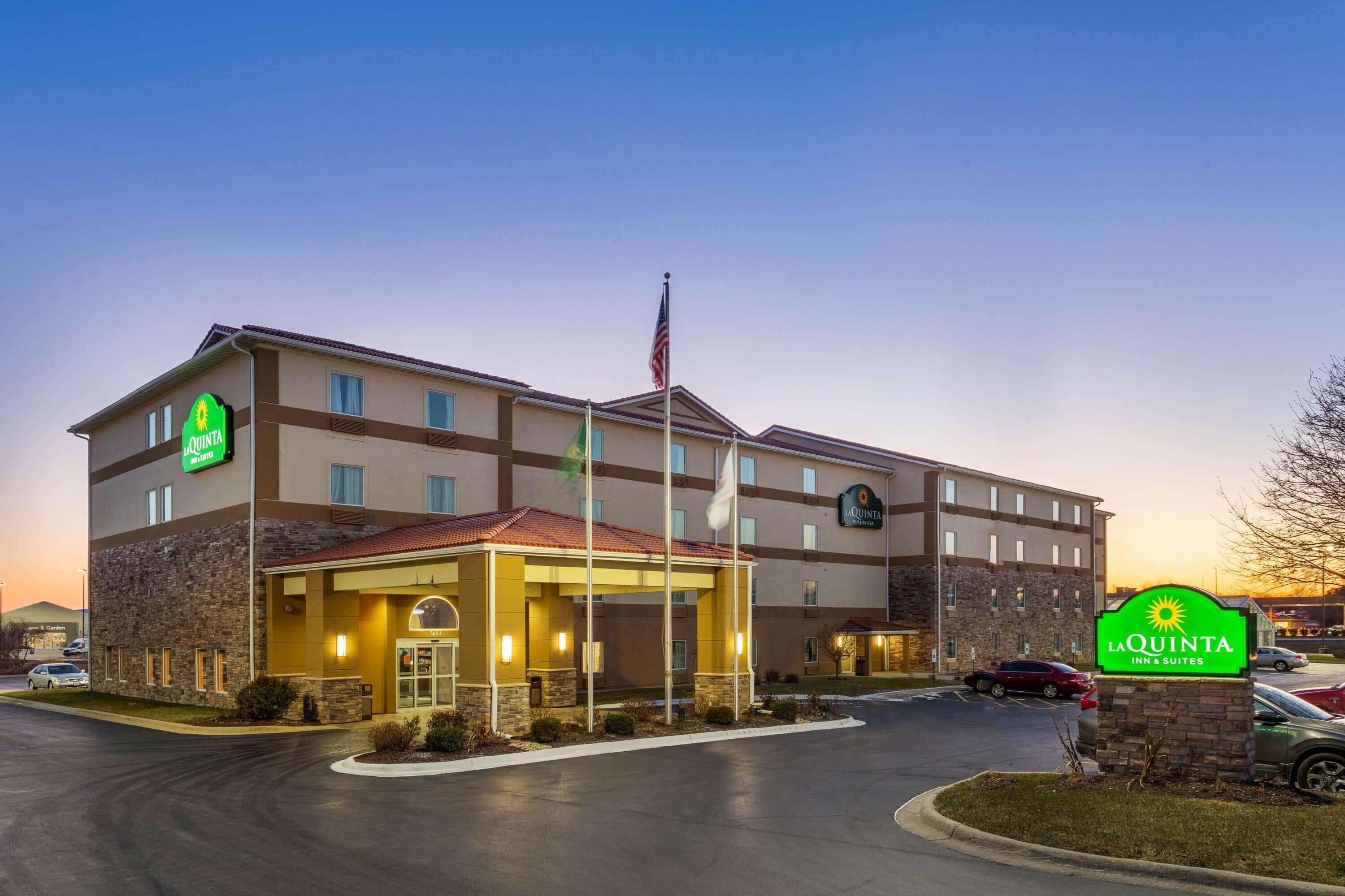La Quinta By Wyndham Rockford Hotel Exterior foto